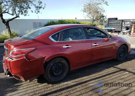 2015 Nissan Altima 2.5 из США, поврежденный, VIN 1N4AL3AP3FC262584
